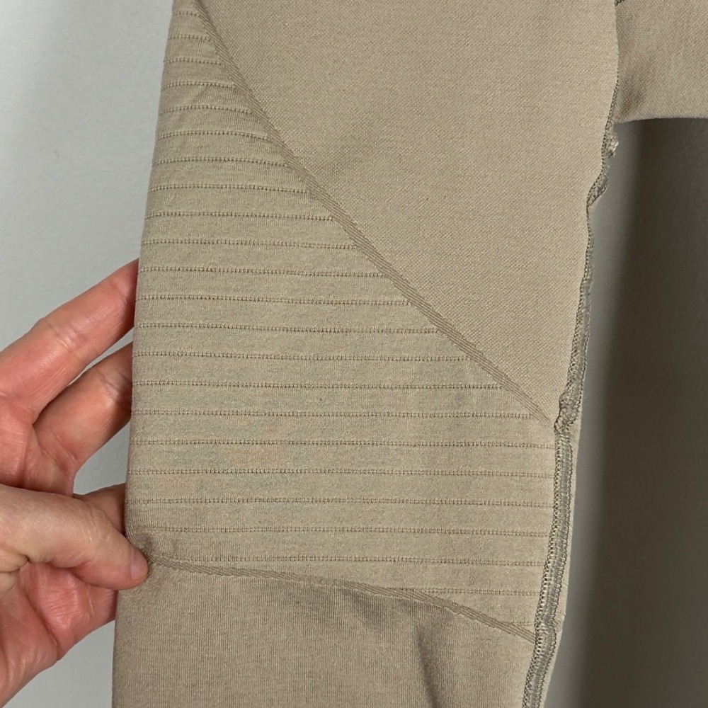 Alphalete Revival Moto Style Leggings Beige Compression Womens Sz Small Athletic - Picture 4 of 14